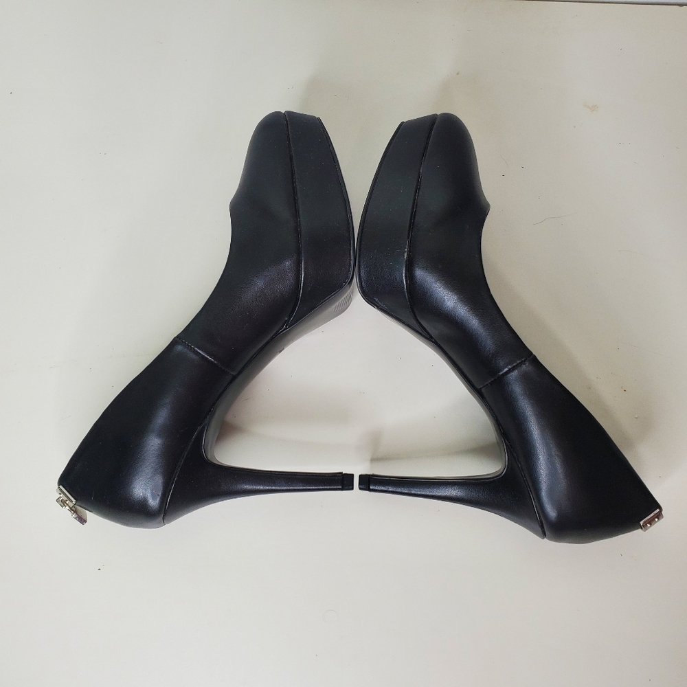 GUESS Black Leather Platform Pump Heels Lock Sz 7 - Picture 5 of 13